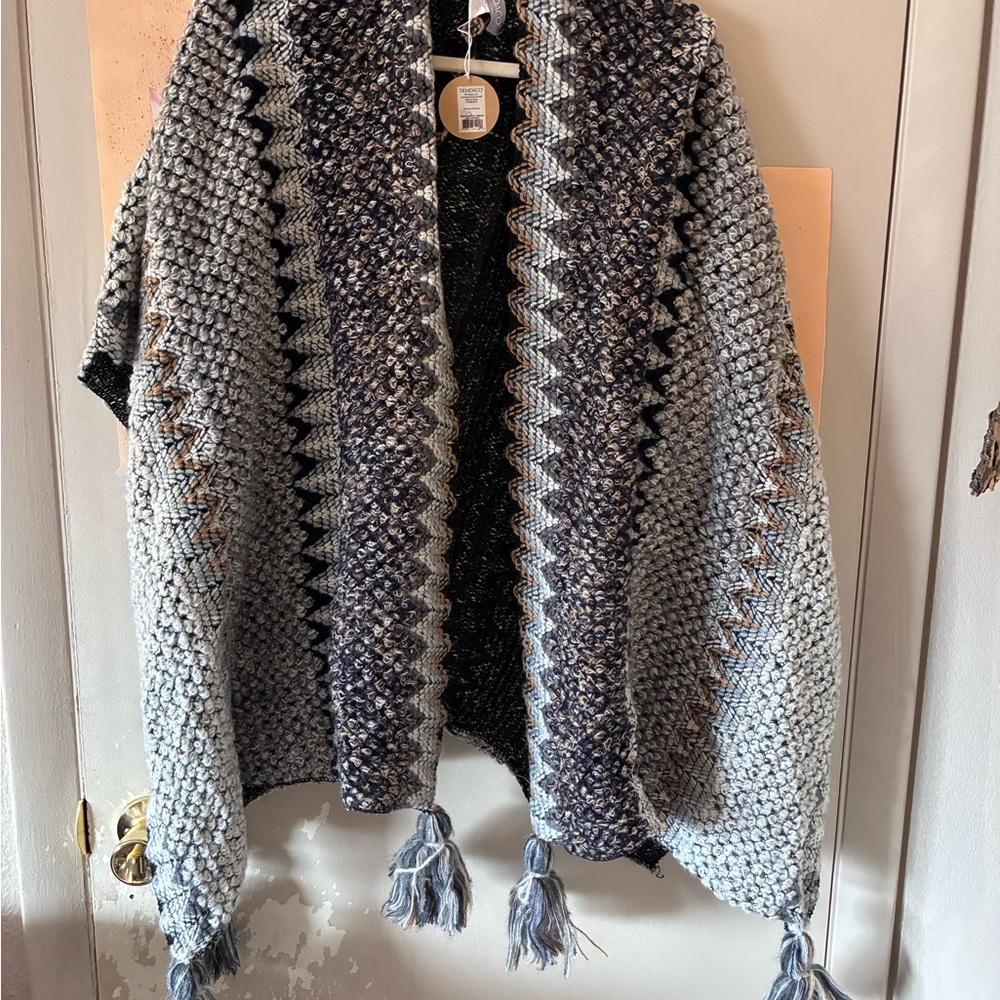 Demdaco Black and Cream Knit boho style kimono/poncho